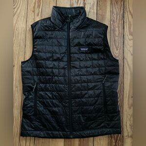 Patagonia Men's Dark Quilted Vest